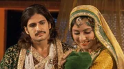 Kaiser Jalal Akbar (Rajat Tokas, li)
Ruqaiya Sultan Begum (Lavina Tandon, re)