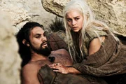 Daenerys Targaryen (Emilia Clarke) and Khal Drogo (Jason Momoa)