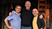 Moderatoren Wigald Boning (l.) und Bernhard Hoëcker (r.) sowie Gast Mike Krüger (Mitte)