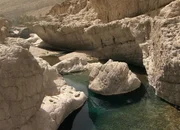 Felsenschlucht mit gespeichertem Wasser: (Copyright SRF)