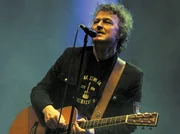 Die Kölner Gruppe BAP feierte im Januar 2006 zusammen mit Gästen ihren 30. Geburtstag in der Kölnarena. Die Sendung zeigt Höhepunkte des Konzerts. - Wolfgang Niedecken