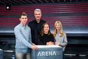 Sandro Brotz und die jugendlichen Moderatoren: v.l. Jonas Lüthy, Sandror Brotz, Aneschka Berchtold und Laurine Frauchiger