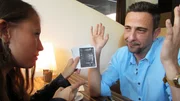 Fabienne erzählt Gabriel, dass sie schwanger von ihm ist und versucht ihn damit zu erpressen.