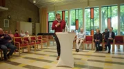 Ob Fragen zur Schließung des lokalen Schwimmbads oder zur Wiedereröffnung des Hamburger Fernsehturms: Bezirksamtsleiter Falko Droßmann steht im Bürgergespräch Rede und Antwort.