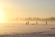 der fischer, auf dem eis, an einem wintertag , kostenlose fotos,  kostenlose bilder