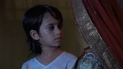 young Salim (Ayaan Zubair Rahmani)