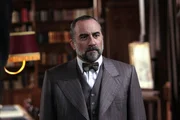 Kommissar Larosière (Antoine Duléry)