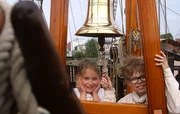 Schiffsjunge Moritz und Schiffsmädchen Emma