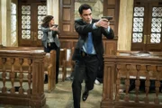 Der lang erwartete Prozess gegen einen Mädchenhändler eskaliert: Olivia Benson (Mariska Hargitay) und Nick Amaro (Danny Pino) müssen ihre Waffen ziehen...