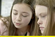 Miteinander Lernen und Leben. Das bedeutet Inklusion für Amelie (rechts). Und es gefällt ihr sehr gut.