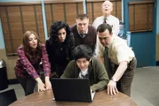 V.l.: Gina (Chelsea Peretti), Rosa Diaz (Stephanie Beatriz), Scully (Joel McKinnon Miller), Hitchcock (Dirk Blocker), Charles Boyle (Joe Lo Truglio)