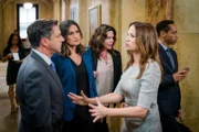 V.l.: A.D.A. Rafael Barba (Raul Esparza), Lieutenant Olivia Benson (Mariska Hargitay), Laura Collett (Paula Marshall)