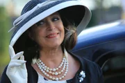Alexina Laurence (Françoise Fabian)
