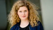 Dabei sein, wenn etwas entsteht, Menschen begleiten, die Kunst schaffen: Moderatorin Franziska Hessberger will Neues zeigen, Unbekanntes entdecken und Schönes mit allen Sinnen erlebbar machen. „rbb Kultur Das Magazin“ ist die Sendung über die vielfältige Kultur aus der Metropolenregion. Ab heute, 1. September 2018, immer samstags um 18.30 Uhr im rbb Fernsehen. - Moderatorin Franziska Hessberger