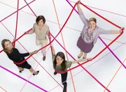 Ihr Alltag hält eine Menge Fallstricke für sie bereit: (v.l.n.r.) Fe (Nadeshda Brennicke), Britta (Muriel Baumeister), Frieda (Julia Hartmann) und Mandy (Christina Petersen) ...