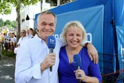 Die Moderatoren Constanze Angermann und Reinhard Schall.