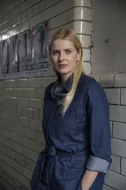 Rachel Maddox (Rachel Hurd-Wood)