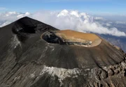 In der Sprache der Massai bedeutet Ol Doinyo Lengai so viel wie Gottesberg. Der fast 3.000 Meter hohe Vulkan ist bis heute aktiv.