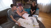 Jungmama Melanie und ihr Verlobter Andi haben ein paar Fragen offen