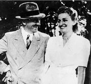 Nur 17 Jahre war Eva Braun alt, als sie Adolf Hitler zum ersten Mal in einem Fotostudio kennen lernte. Sie blieb mit ihm bis zu seinem Tod.