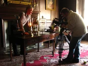 Dreharbeiten im Londoner Ham House mit Taucherglocke und Staubsauger-Erfinder James Dyson.