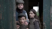 v.l.: Die Geschwister Maxime (Leon Bertoni), Emilie (Nicolais Borger) und Lucien Bonnet (Eloi Christ)