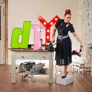 "HANDMADE mit Enie" zeigt, wie schön es sein kann, auch mal etwas selber zu basteln oder sogar aus alten Dingen etwas spektakuläres Neues zu gestalten ...