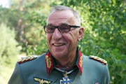 Pause am Set für den Darsteller von Erwin Rommel, der für die Verteidigungsanlagen an der französischen Küste verantwortlich war.