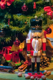 Das tägliche Servicemagazin des SWR Fernsehens bietet Wissenswertes aller Sparten. Mit Gesundheitstipps, Rezepten, Ratschlägen, Freizeitanregungen und Unterhaltung.
Weihnachtsschmuck.