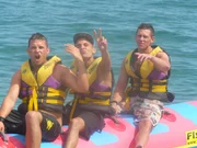 Ein Sommer, den sie nie vergessen werden: Maikiboy (l.), Emilio (M.) und Der Pole (r.) ...