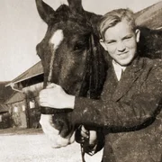 Bayerisches Fernsehen HITLERS BETROGENE GENERATION, TEIL 1, "Kriegskinder in Bayern", am Montag (19.04.10) um 22:30 Uhr.
Gregor Dorfmeister