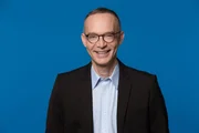Moderator Christoph Süß.
