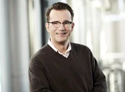 René le Riche ist Moderator der ersten Sendung und hat bereits durch die erste Sendung am 10. März 2003 geführt. Seine Partnerin ist seit 2008 Sandra Quellmann.