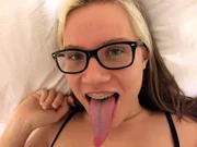 Die Britin Gemma ist "Camgirl" und hält den Weltrekord an Zungen-Videos.