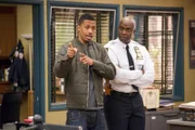 Marcus (Nick Cannon, l.), Captain Ray Holt (Andre Braugher)