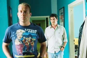 Jan (Heino Ferch, l.) und Gregor (Fritz Karl, r.) können es kaum fassen: Ihre gemeinsame Jugendliebe Elsa ist überraschend in ihrer Wohngemeinschaft aufgetaucht.