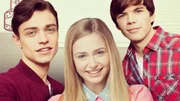 v.li.: Sean Matthews (Thomas Doherty), Skye (Sophie Simnett), Ben Evans (Luke Newton).