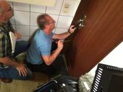 Scene from docu series Zahltag - Wenn der Schuldeneintreiber kommt