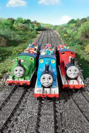 Percy, Thomas und James (v. li. n. re.) sind in Erwartung eines großen Feuerwerks.