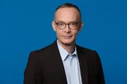 Moderator Christoph Süß.