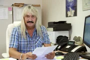 Wenn man Werner (Foto) und Manfred Wurst zum ersten Mal sieht, denkt man vielleicht an Rockerkneipe oder Imbissbude, aber ganz sicher aber nicht an Versicherungen. Und dennoch gehören die Zwillinge zu den erfolgreichsten Versicherungsmaklern des Landes.