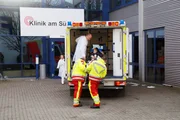 Klinik am Südring: Echte Ärzte und Krankenschwestern gewähren einen Einblick in ihren spannenden Klinik-Alltag ...