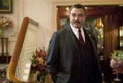 Franks (Tom Selleck) Affäre ist in der Stadt, doch anstatt eine schöne Zeit mit ihr zu verbringen, hat der Polizeichef mehr Stress als sonst ...