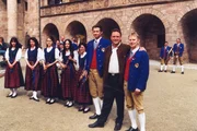 Georg Ried (2. von rechts) mit den Hergolshäuser Musikanten auf der Plassenburg in Kulmbach.