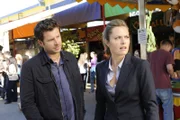 Shawn (James Roday) und Juliet O'Hara (Maggie Lawson) versuchen die Zusammenhänge des aktuellen Mordes in dem Vergnügungspark mit dem  tödlichen Unfall vor 15 Jahren nachzuvollziehen.