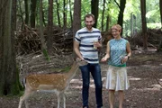 Um Tiere verfolgen zu können, werden sie mit kleinen Sendern versehen - Animal Tracking mit den "X:enius"-Moderatoren Dörthe und Pierre.