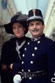 Poirot (David Suchet) und Virginie Mesnard (Anna Chancellor)
