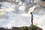 Ben Fogle (Foto) stellt seine Kandidaten vor die nächste Herausforderung. Werden ihre westlichen Angelmethoden in Laos überhaupt funktionieren? Denn die Einheimischen angeln hier komplett anders ...