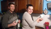 Trotz Thomas' Anstellung braucht die Familie Hartz IV, um über die Runden zu kommen. Er und Yvonne wollen endlich vom Amt loskommen und dafür ist Thomas bereit, seine Stundenzahl auszubauen.