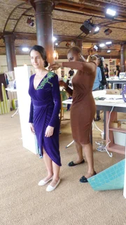 Chinelo (l.) mit ihrem Model (Name unbekannt)